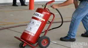 Extintor rodante Clase A de 35 kg con PQS ABC para centros logísticos y distribución en Querétaro
